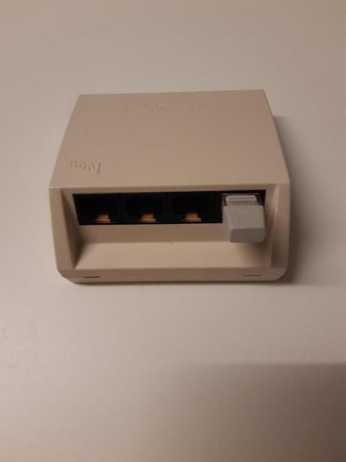 ISDN opbouw wandcontactdoos met 4 poorten