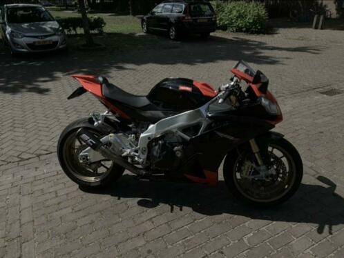 IZGST Aprilia rsv4 factory gesmede wielen, hlins geveerd