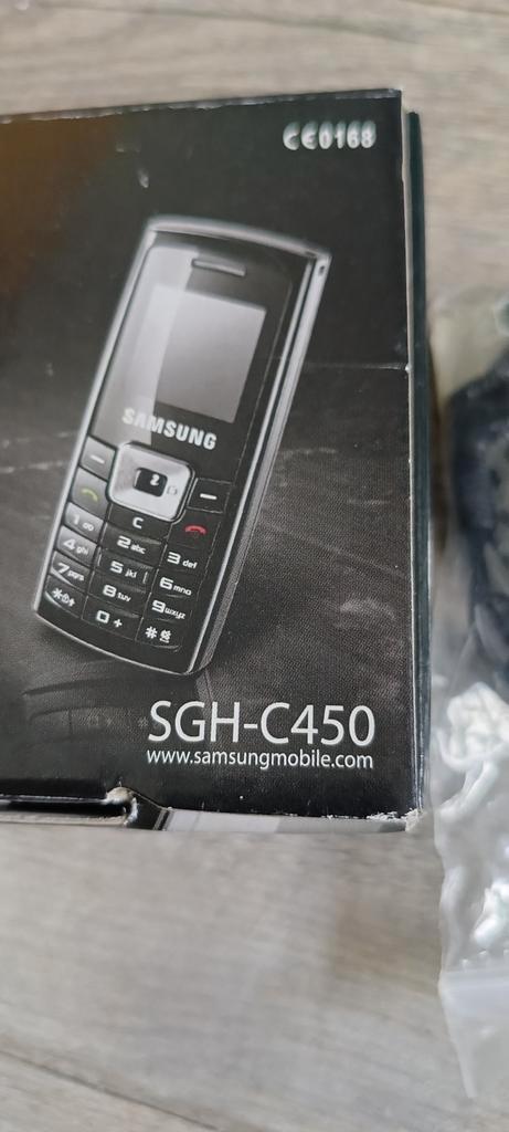 Izgst in doosje deze samsung shh-c450