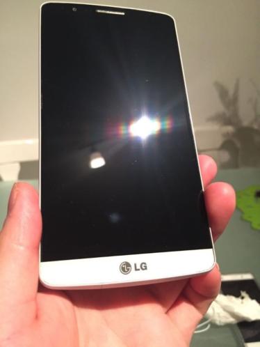 Jaartje oud LG G3  gratis hoesje en display bescherming
