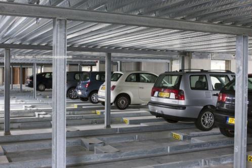 JAVAPLEIN te huur parkeerplek in garage