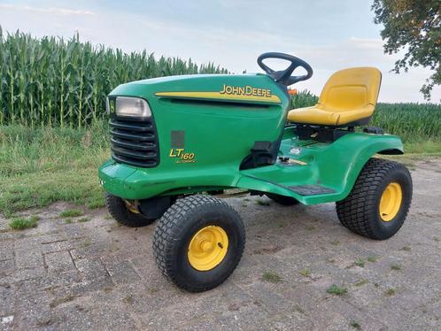 John Deere LT 160