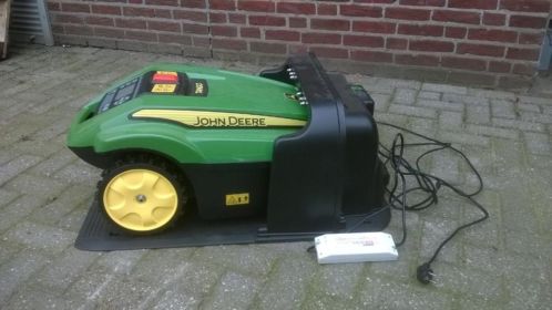 John Deere Tango robotmaaier showroommodel evt. incl. aanleg