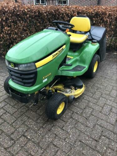 John Deere X300R zitmaaier 