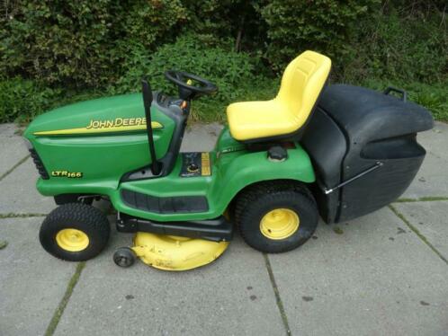 JOHN DEERE zitmaaier (Type LTR 166, 16 pk BampS V-Twin, etc.)