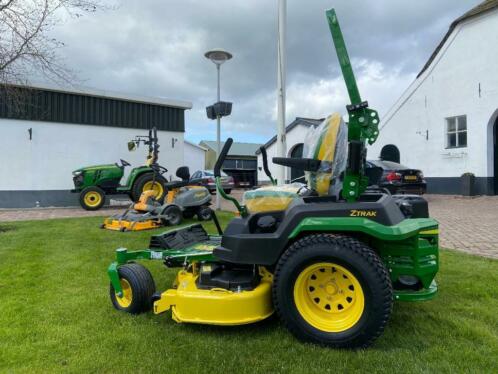 Jonh Deere Z545R zero turn.