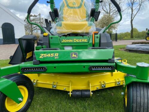 Jonh Deere Z545R zero turn.