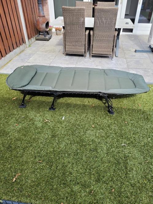 JRC Defender levelbed