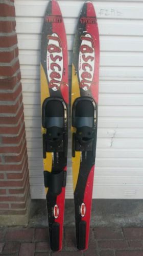 Junior skis Connelly Rascals