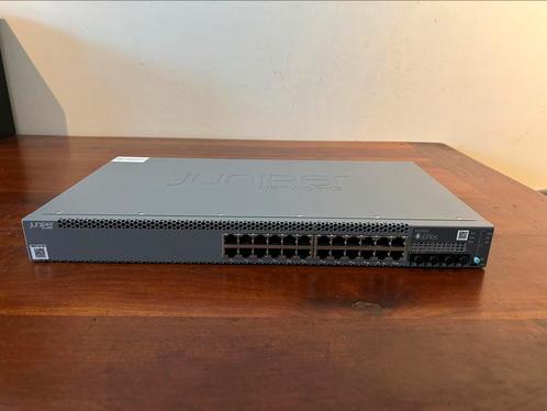 Juniper EX Series EX2300-24T - Switch