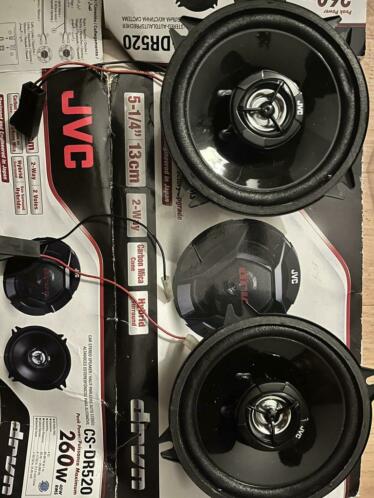 Jvc 13 centimeter speakers