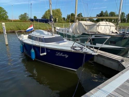 kajuit zeilboot dufour 24