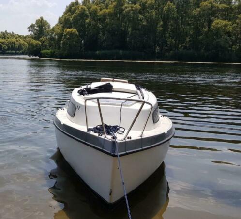 Kajuitboot 6.00 meter zeilboot 4.80 meter