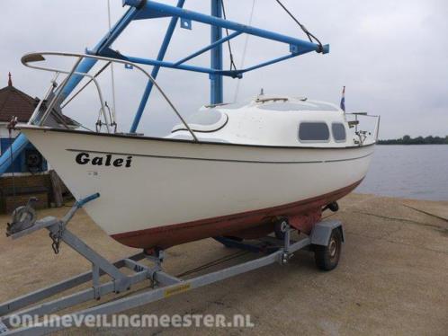 Kajuitzeilboot, Wit. .