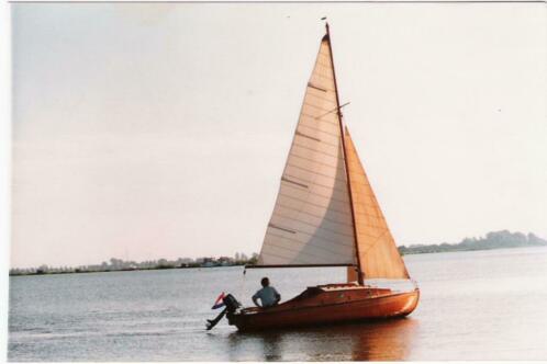 Kajuitzeilbootje mahonie 5.50m