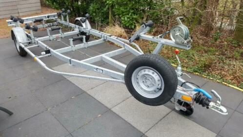 Kalf 1050 kg geremde trailer in nieuwstaat