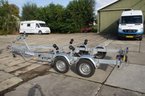 KALF 2000 KG geremde tandemasser boottrailer