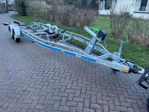 Kalf boottrailer 3500 kg 2016 840 cm