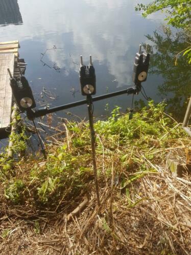 Karper set alles compleet van bivvy tot voerboot