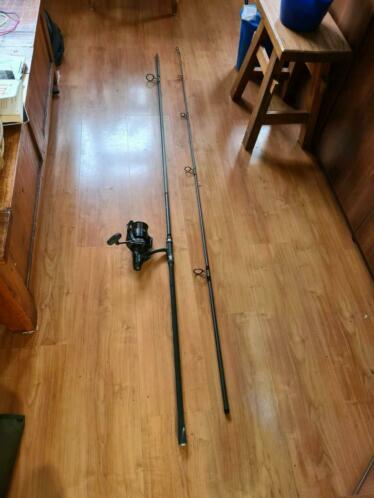 Karperset. Zo goed als nieuw. 3 x gebruikt