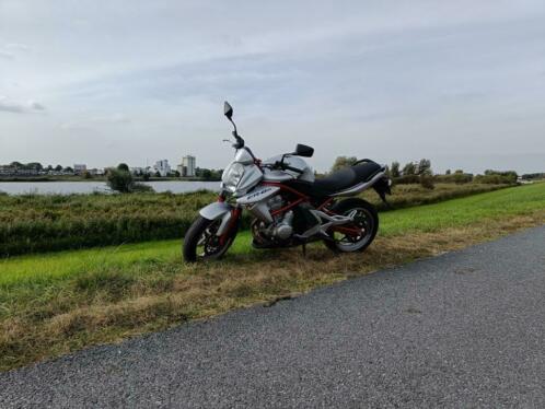 Kawasaki ER6N ABS (Recent beurt gehad incl nieuwe accu)