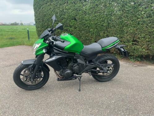 Kawasaki ER6N in nieuwstaat  Uit 2015 met maar 2400 km 