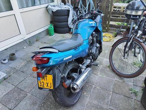 Kawasaki GPZ1100 (SCHADE) Motor loopt