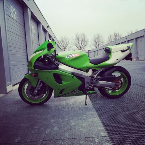 Kawasaki Ninja ZX7R 1997 - Mean Green Machine