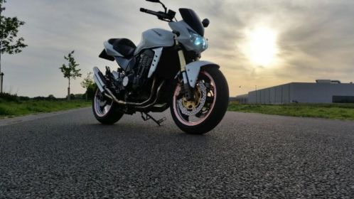 Kawasaki Z1000 weinig km super nette motor