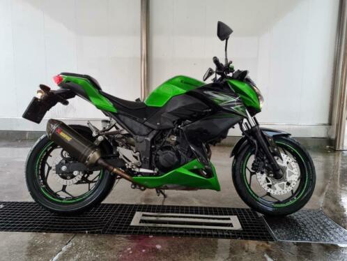 KAWASAKI Z300 MET AKRAPOVIC UITLAAT