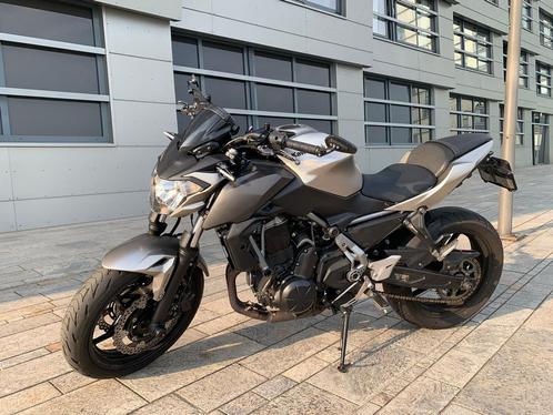 Kawasaki Z650 ABS  Nieuwe Banden  Beurt