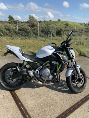 Kawasaki Z650 - Akrapovic - mat wit