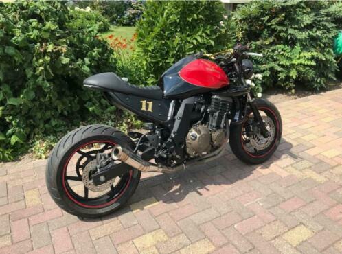 Kawasaki Z750 custom caf racer