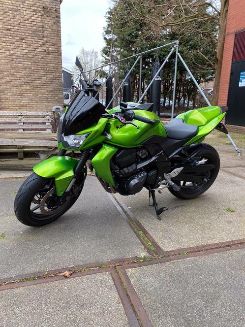 Kawasaki Z750 green