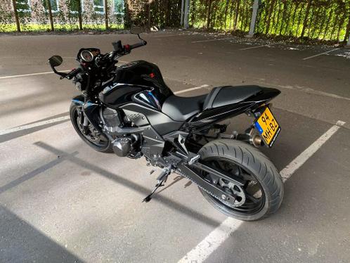 Kawasaki z750 uit 2008 met mivv uitlaat