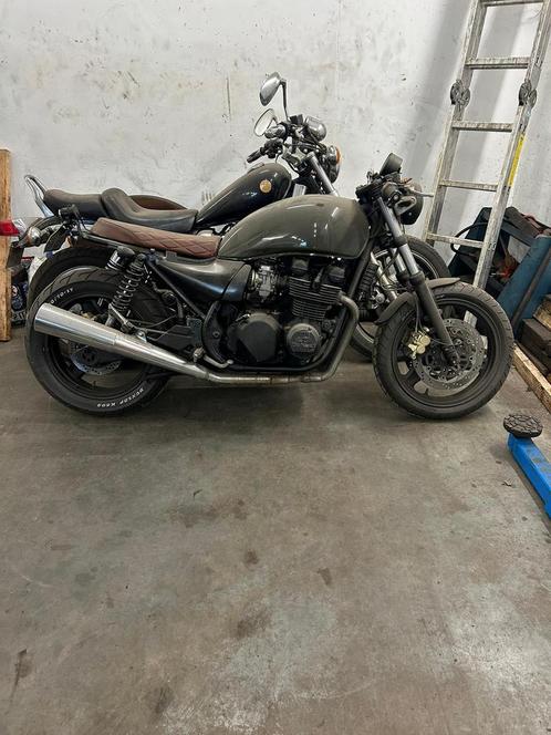 Kawasaki Zephyr 750 en Yamaha XJ700 in 1 koop voor klusser