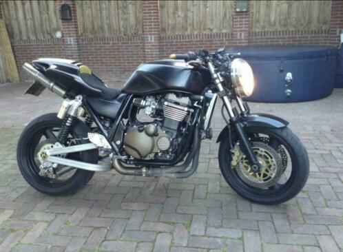 Kawasaki ZRX 1200 S bouwjaar 2004 verbouwd tot caferacer.