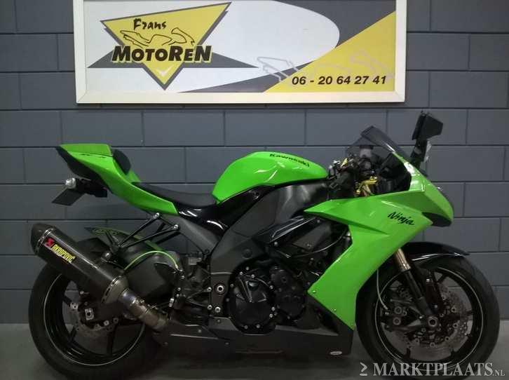 KAWASAKI ZX 10R super mooie motor met akrapovic uitlaat 