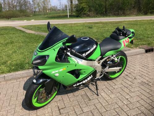 Kawasaki ZX 9R