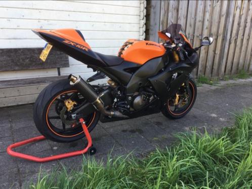 Kawasaki ZX10R 2004 met gratis paddock stand