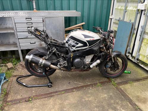 Kawasaki zxr 750 laatste onderdelen  Kleine prijsjes
