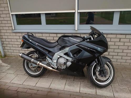 Kawasaki zzr 600 D 1992 in onderdelen of compleet