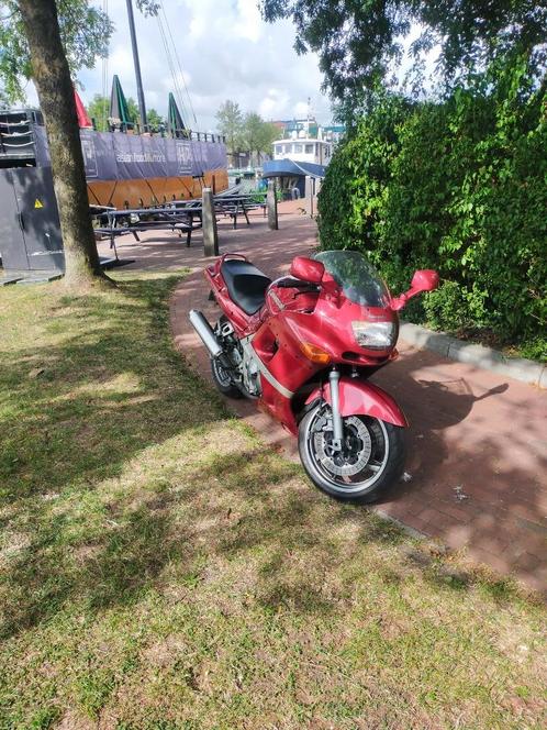 Kawasaki ZZR600 in nieuw staat marone rood 1998