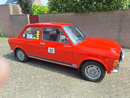 Keiharde  originele Fiat 128 Rally,    klaar  voor de  rally