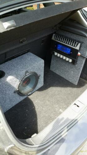 Kenwood Subwoofer in kist 350 Watt  JVC versterker