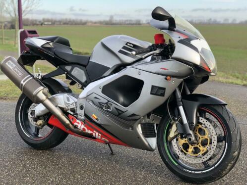 Keurige Aprilia RSV 1000 uit 2003. Ruilinruil mogelijk