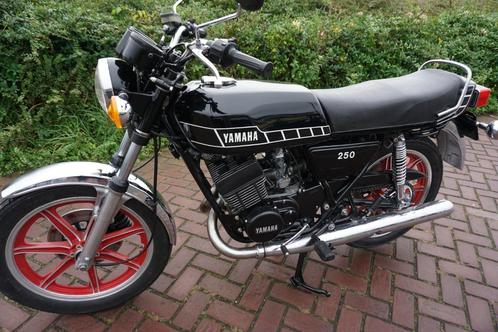 Keurige  Originele Yamaha RD 250 6 versnellingen bj1979