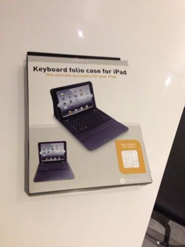 Keyboard case for ipad