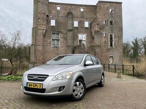 Kia ceex27d ZEER NETJES 1.6 CRDi Business Ed Navi, PDC, Cruise