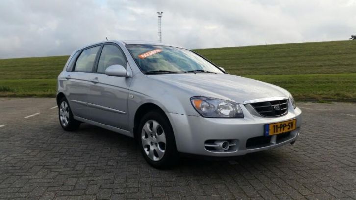 KIA Cerato 1.6 5DR 2004 68000 km